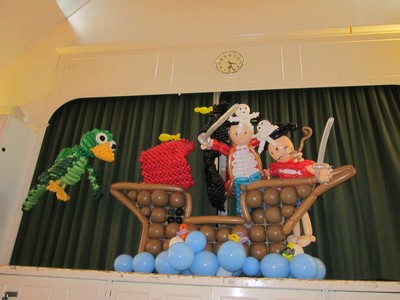 balloon model pirate ship