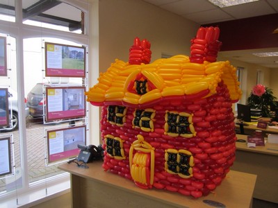 balloon model house