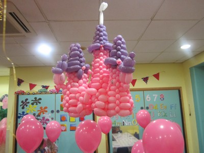 balloon model castle